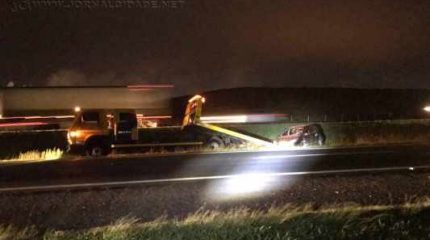 As colisões foram traseiras e, segundo o que a Polícia Militar informou, uma vítima foi socorrida com ferimentos leves