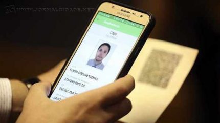 A nova carteira terá a mesma validade do documento impresso, que continuará a ser emitido normalmente.