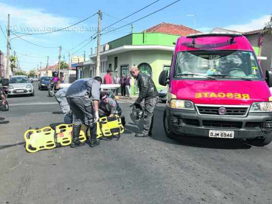 O Corpo de Bombeiros foi acionado e a equipe do resgate socorreu a vítima na tarde de segunda (10)