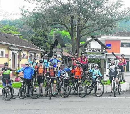 Grupo de ciclistas se reúne anualmente para fazer o Caminho da Fé