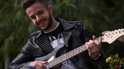 Enzo Prochnow, 16 anos, foi capa da 27ª edição da JC Magazine lançada nesse domingo (2). A revista contou a história do adolescente que sonha fazer sucesso no sertanejo (fotos Stúdio Diga Xis - Ezequiel Moura)