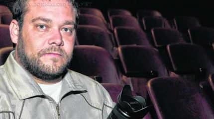 Renê Mainardi é artista visual com pesquisa em artes plásticas, cinema e fotografia; graduado em Comunicação Social e Artes Plásticas, especialista em Cinema pela EICTV