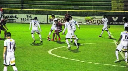 É BOLA PRA FRENTE!: agora, os comandados por Rafael Nunes voltam aos treinos no Benitão