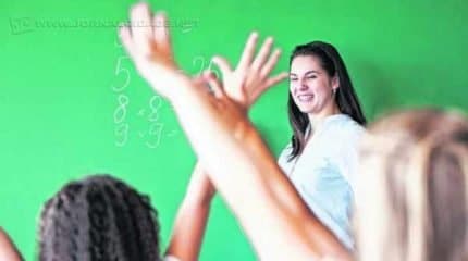 Celebrado hoje, o Dia do Professor serve como momento importante para refletir sobre a importância desse profissional