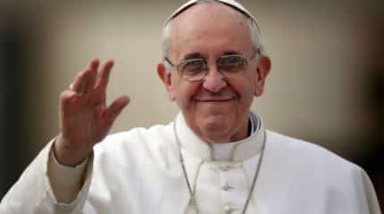 Papa Francisco ficará hospitalizado 'vários dias' por infecção respiratória