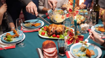 Exageros nas ceias de Natal e do Ano-Novo podem ser evitados; saiba como