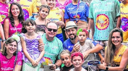 Bloco Komovaevc resgata antigos carnavais em prol do Abrigo São Vicente.