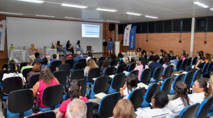 Gravidez na adolescência é tema de encontro em Rio Claro.