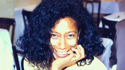 Morre Glória Maria, ícone do jornalismo e pioneira na TV brasileira, aos 73 anos.