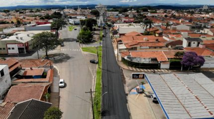 Reparo asfáltico atendeu quatro bairros na segunda-feira