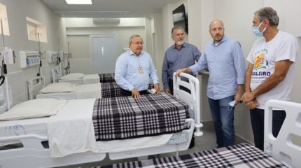 O prédio, localizado na Avenida 15 com Rua 2, está sendo totalmente reformado e a primeira etapa das obras já foi concluída. Nesta sexta-feira (21), 14 dos 24 leitos da unidade de urgência começam a funcionar no novo espaço.