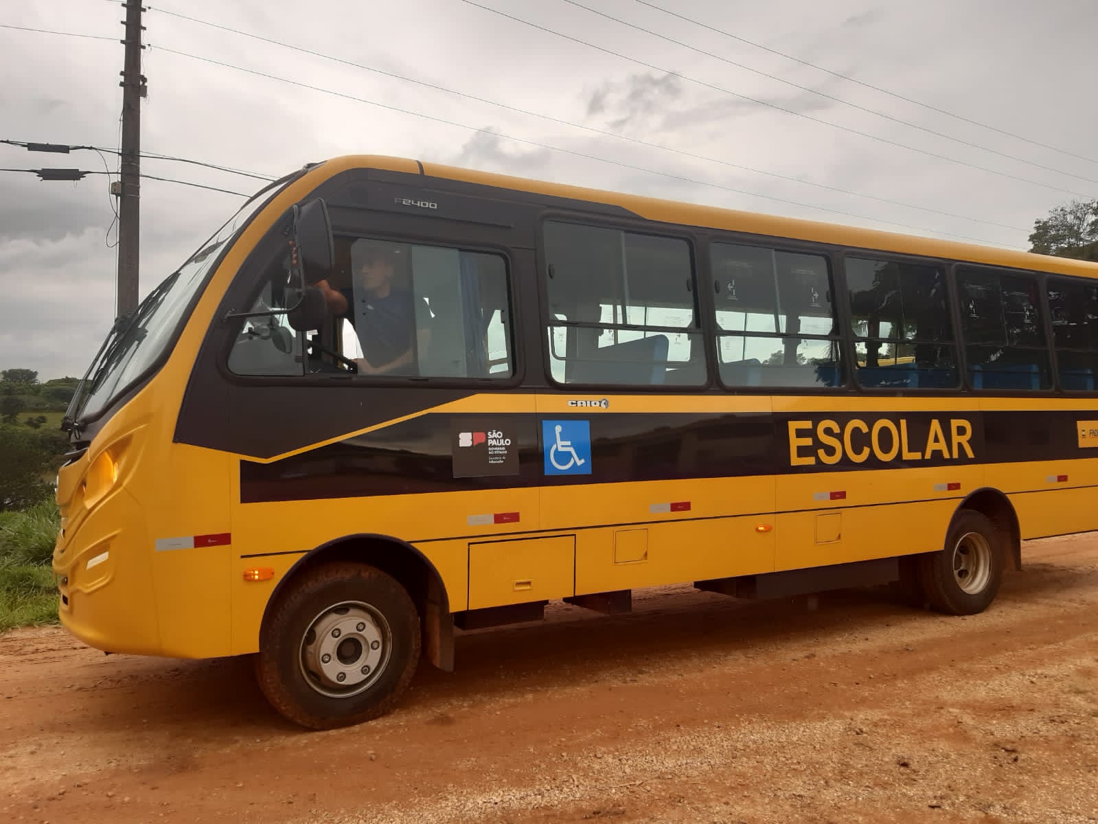 Rede municipal de ensino de Rio Claro ganha ônibus escolar