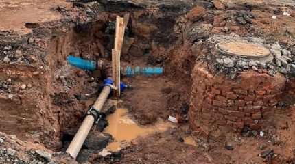 Daae finaliza reparo emergencial em adutora na Av. 26 com a Av. Visconde