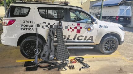 Armas registradas em nome de investigado pelo MP são apreendidas em Rio Claro.