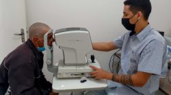 Pacientes passam por consulta e recebem alta após cirurgia de catarata