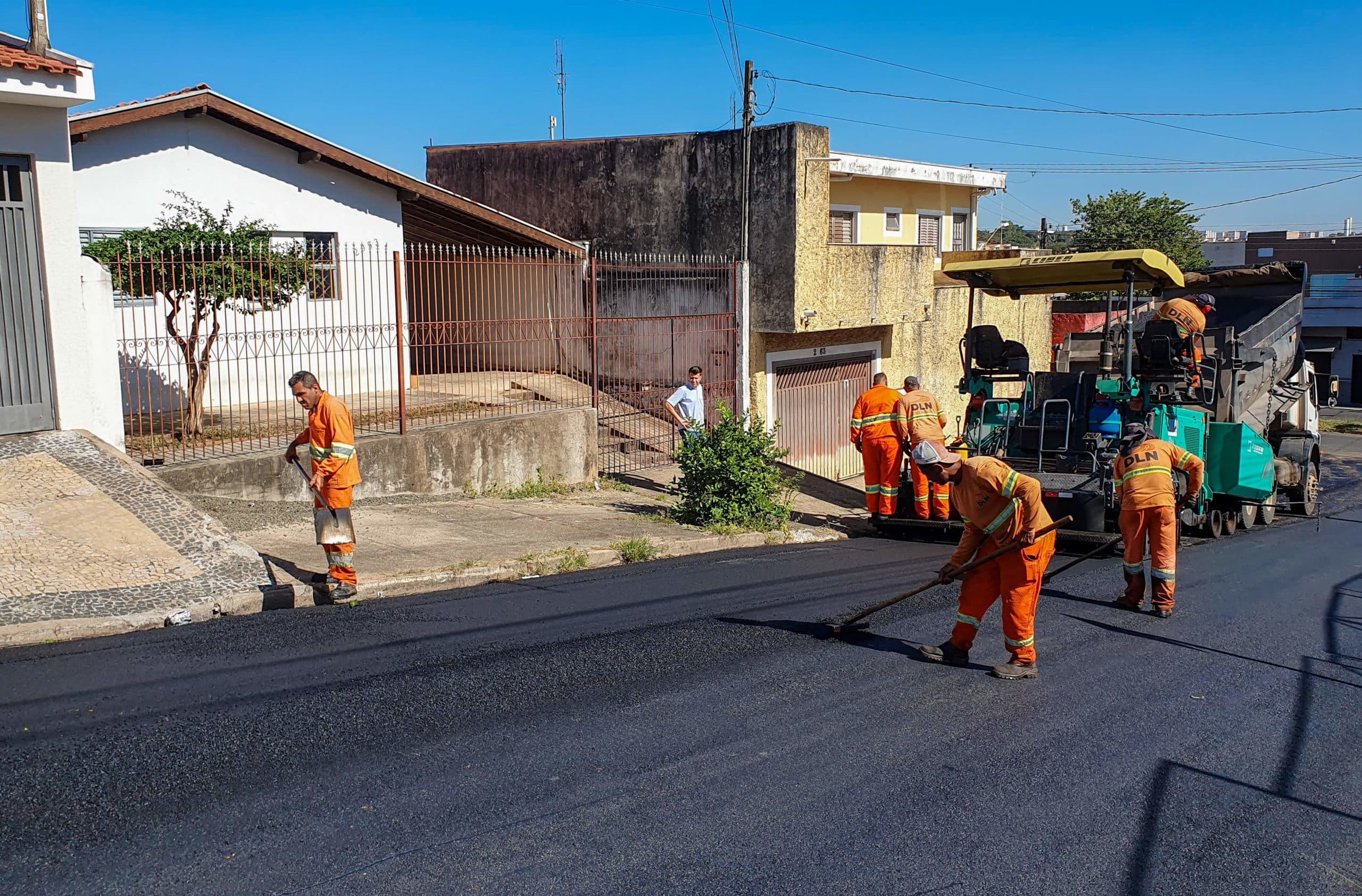 Prefeitura faz recapeamento na Av. M-31 do Jd. Ipanema