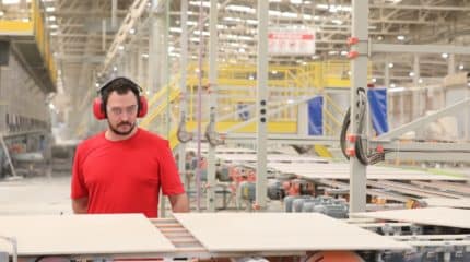 Setor cerâmico está entre os de maior volume de exportação na região, segundo levantamento. Além da geração de emprego, indústria cerâmica tem protagonismo dentro do campo energético. Foto: Eduardo A. Viana.