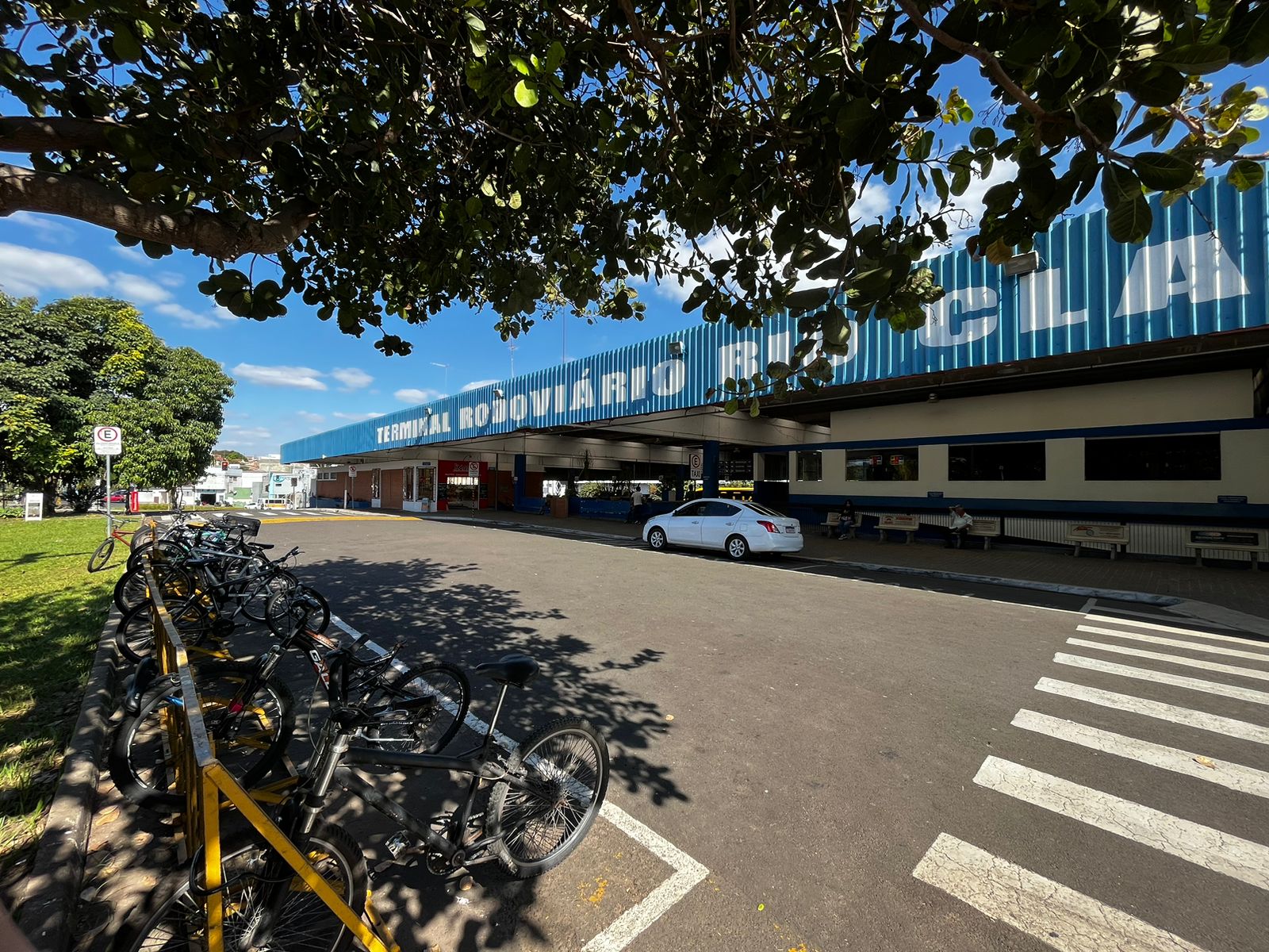 O terminal rodoviário de Rio Claro é alvo de reclamações da população, que cobra por melhorias na sua estrutura.