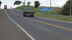 Motociclista morre após colisão com caminhão na Rodovia Wilson Finardi