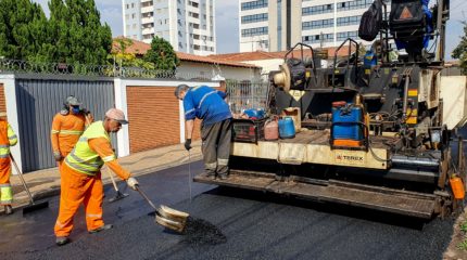 Prefeitura faz recapeamento em trechos da região central