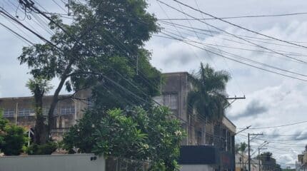 Nublado e com nebulosidade