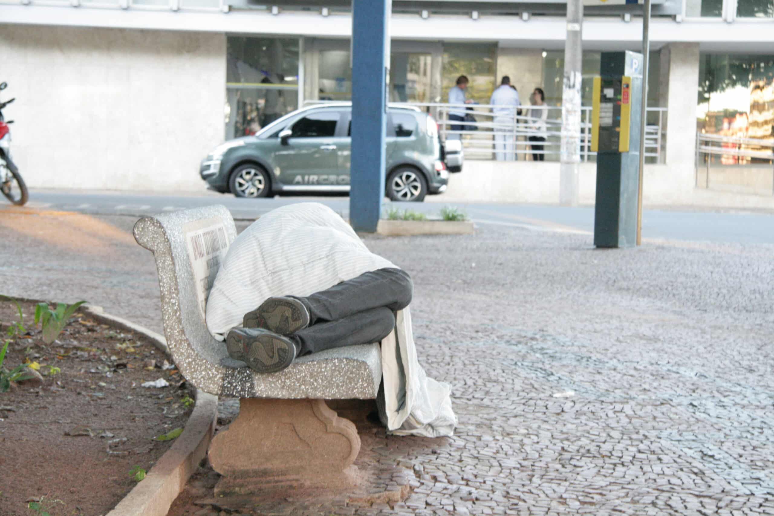 Região central de Rio Claro concentra maior número de pessoas em situação de rua, sobretudo, no Jardim Público