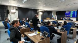 O vereador Sivaldo Faísca (PL) levantou o assunto defendendo os envolvidos nos ataques contra os Poderes em Brasília