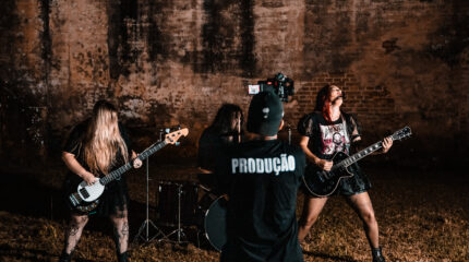 A baixista Tamy Leopoldo conversou com a reportagem do JC e contou sobre a experiência; clipe já está disponível