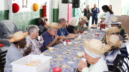 Nesta sexta-feira (18) a atividade foi realizada no Lar Bethel.