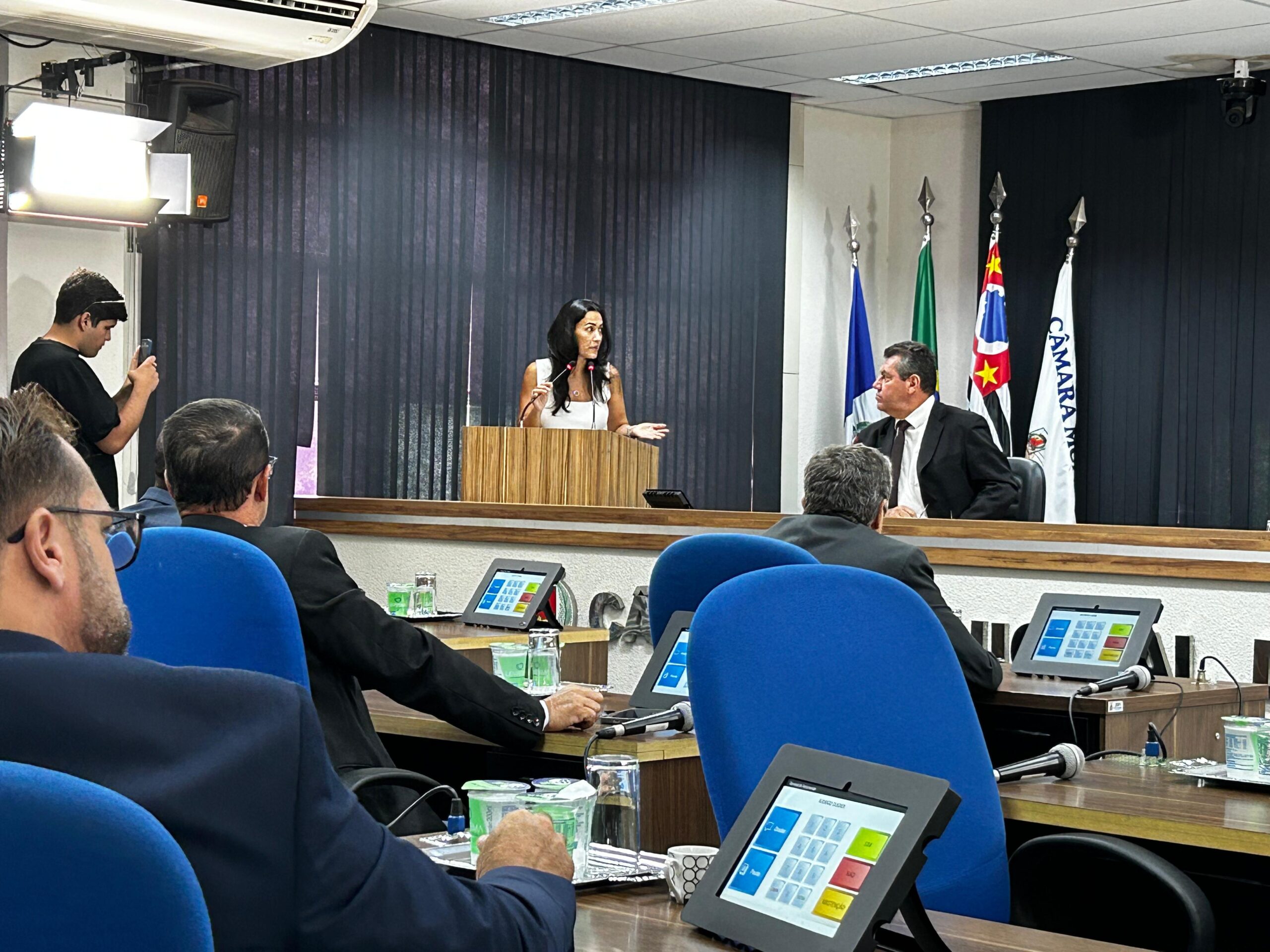 O projeto foi apresentado pela vereadora Tiemi Nevoeiro (Republicanos) e ganhou apoio da maioria dos demais vereadores