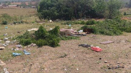 No Jardim Progresso, a própria população está depositando irregularmente lixo, restos de construção e mais resíduos