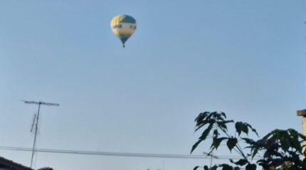 Calor em Rio Claro; dia quente; céu azul; verão; dia quente; calor intenso