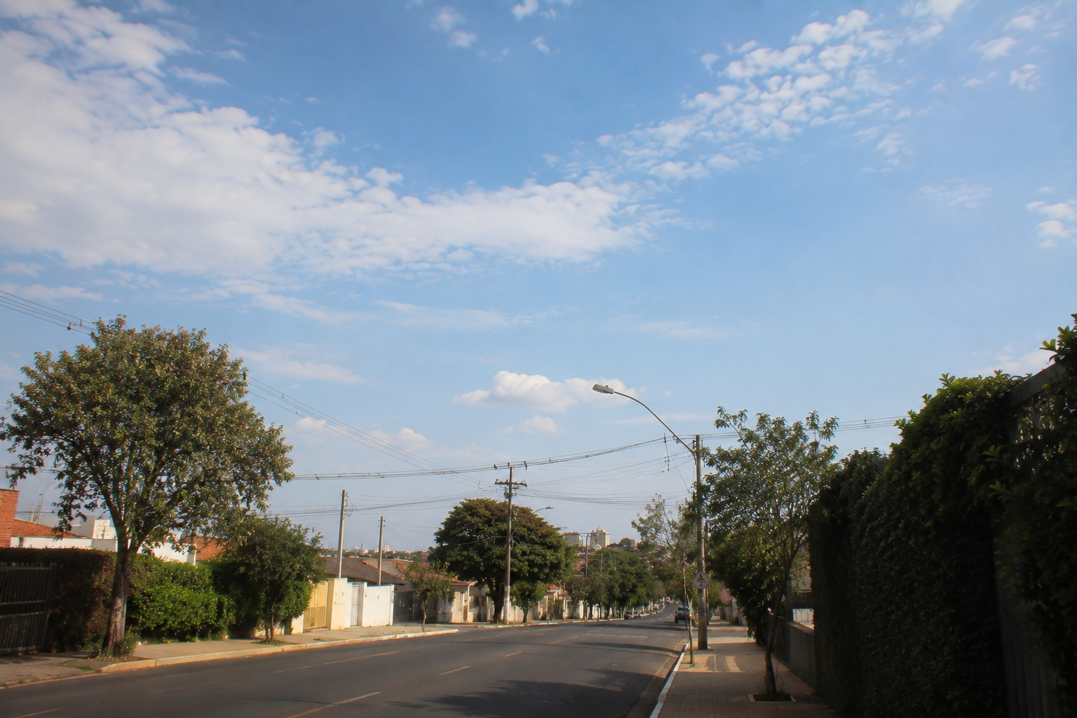Sol em Rio Claro; céu azul; inverno; sol