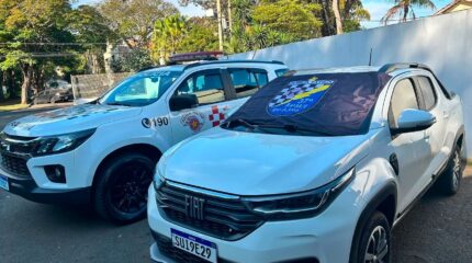 Automóvel recuperado pela Polícia Militar durante ocorrência que resultou em prisão por receptação e jogos de azar no Parque das Indústrias, em Rio Claro.