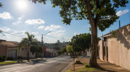 Previsão do tempo; sol; calor; céu azul; Rio Claro