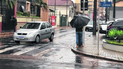 Rio Claro segue com chuva nesta terça-feira, dia 15