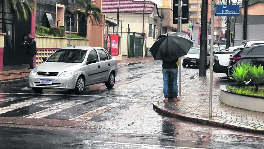 Rio Claro segue com chuva