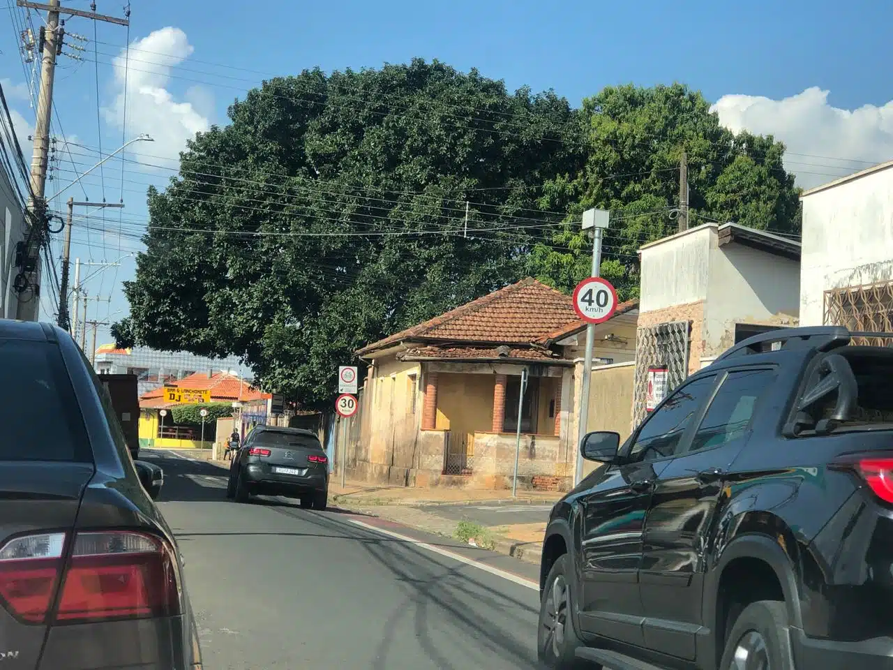 Radares e sinalização em vias de Rio Claro. Foto: Arquivo JC