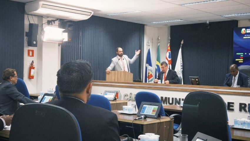 O vereador Rafael Andreeta (Republicanos) foi o primeiro a puxar voto contrário ao projeto, mas a proposta foi aprovada