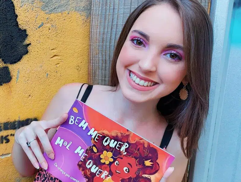 Autora e escritora Anna Luiza Calixto
