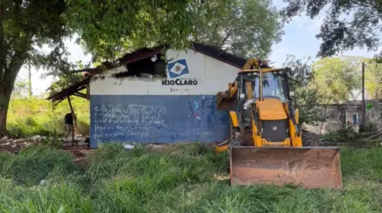 Construção que havia no local foi demolida ontem