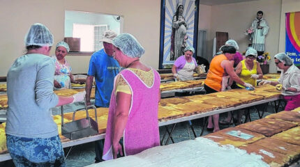 Preparação de bolo de São Judas Tadeu, evento anterior