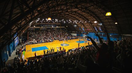 Bicampeão brasileiro e sul-americano, clube retoma as atividades com planejamento de longo prazo, foco na formação de atletas e objetivo de voltar à elite do basquete nacional