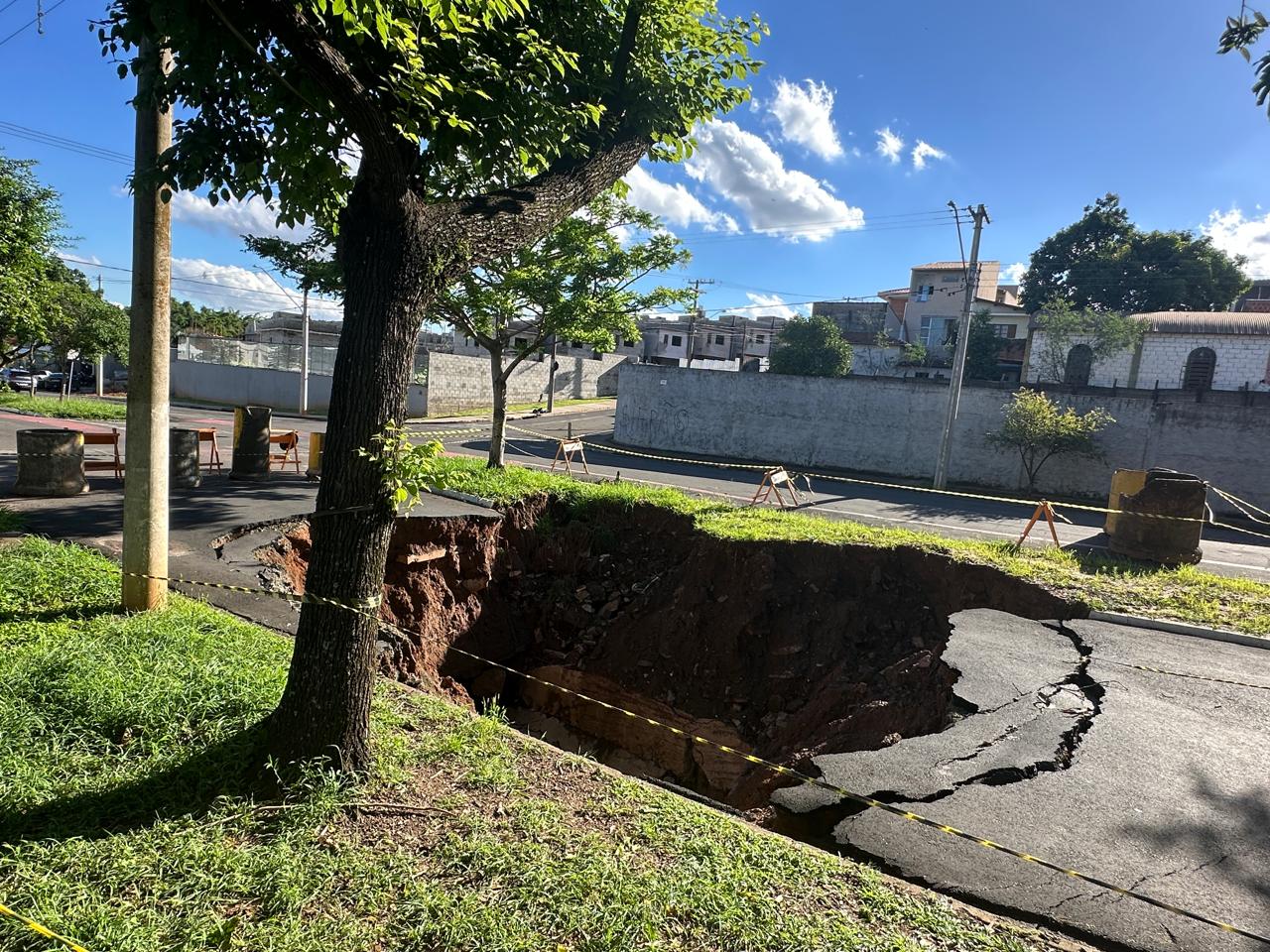 Foto realizada nesta segunda-feira (26) mostra que o problema só tem aumentado desde o dia 9 de outubro (veja antes logo abaixo)