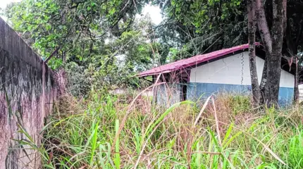 Fotos enviadas ao Jornal Cidade mostram as condições que se encontram o imóvel