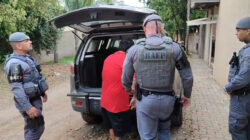 Momento da prisão do investigado por policiais do 10º Baep
