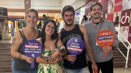 Feira de adoção de cães e recolha de ração acontece em frente ao cinema, das 15h às 18h
