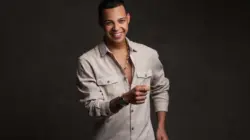 Além do sucesso "Eu me Apaixonei", o repertório de Vitinho Imperador inclui músicas que viralizaram em todo o país, como “Ela é Linda”, “Volta Rapariga”, “Tapa Tapa Sentadão”. Foto: Divulgação