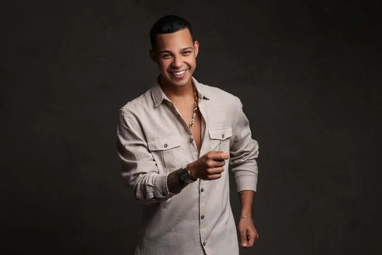 Além do sucesso "Eu me Apaixonei", o repertório de Vitinho Imperador inclui músicas que viralizaram em todo o país, como “Ela é Linda”, “Volta Rapariga”, “Tapa Tapa Sentadão”. Foto: Divulgação