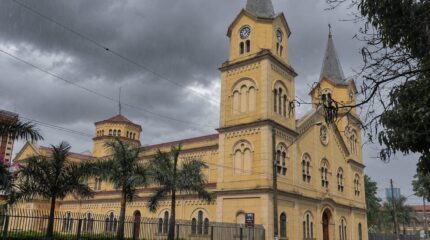 Nublado; nebulosidade em Rio Claro; chuvas.